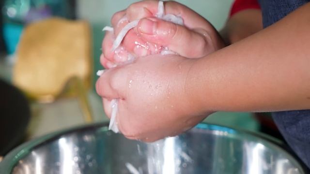 帶孩子去拔蘿蔔，回家給他們做好吃的，油炸丸子真香 | Make a delicious food with radishes! The kids love it! смотреть онлайн