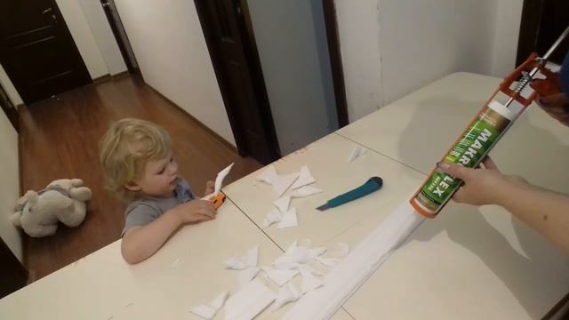 Взялась за коридор.Поклеяла карнизы смотреть онлайн