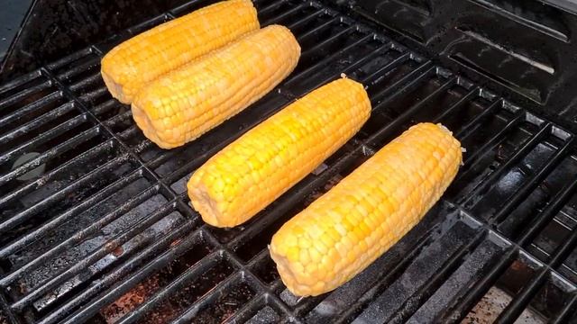 Garlic Bread, Roast Corn, Lamb Rack, Mash Potatoes and Pink Salmon смотреть онлайн