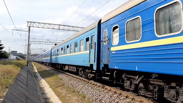 Электровоз ВЛ80К-191 с пассажирским поездом смотреть онлайн