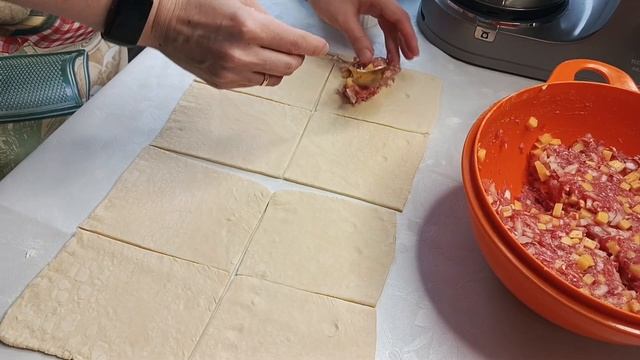 Слойки с мясом и картошкой смотреть онлайн