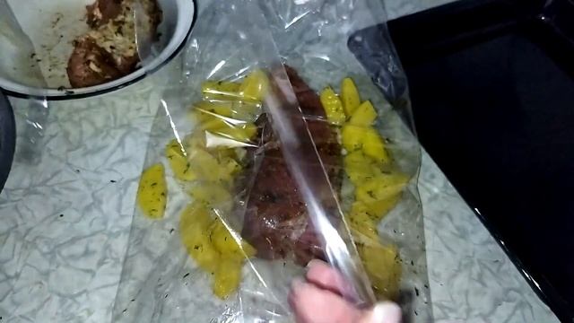 Как приготовить Мясо с картошкой в рукаве (328)