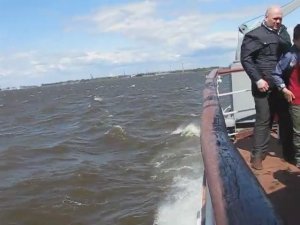 Паром Кронштадт - Рамбов. Волны Финского залива