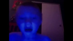 пацан кричит мем