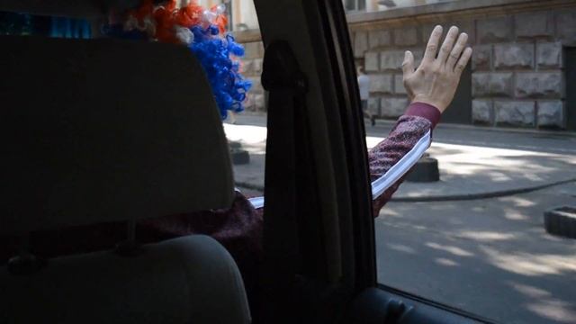 Клоуны за рулём в центре Одессы (After Party) смотреть онлайн