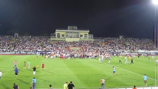 Металлург Шахтёр начало драки 10 июля 2012