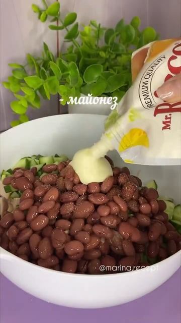 Салат из трёх основных ингридиентов 😋👍 #салат #быстрыйсалат #салатскурицей смотреть онлайн