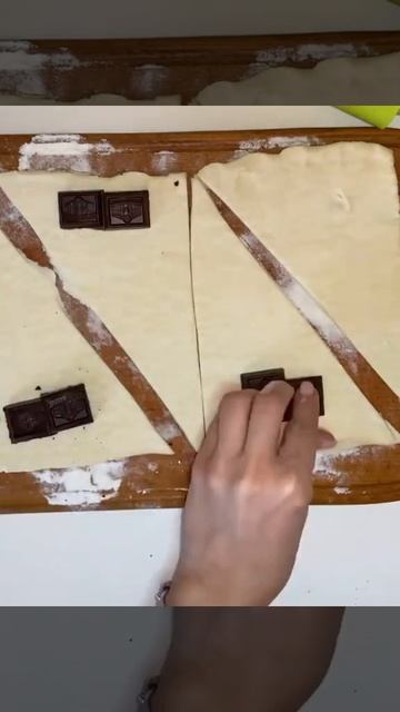 Круассаны с шоколадом в апельсиновом соусе #shorts смотреть онлайн