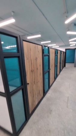 Мы успешно завершили установку гардеробных для школы на ул. Советской! 🚪✨