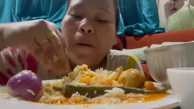 Cabbage Bai le aalu egg curry || Mukbang || Mizo vlog || Eating Show смотреть онлайн