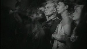 Стихотворение "Нет, Молодогвардейцев не забудут!"- читает Петрова Ирина