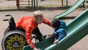 Чемпион России по настольному теннису рассказывает о детском доме