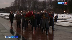 Андрей Турчак принял участие в торжественном открытии мемориальной плиты в Санкт-Петербургу