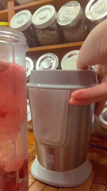 SUGAR FREE STRAWBERRY LEMONADE SMOOTHIE #shorts смотреть онлайн