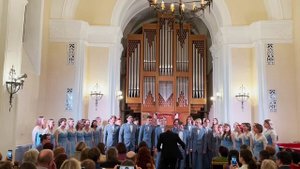 Хор НГЛУ им. Н.А. Добролюбова . Кавер на песню группы Альянс «На заре» в аранжировке М. Маясова