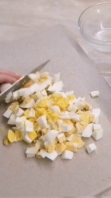 Салат з ананасами та куркою. Як приготувати смачну, святкову страву за 15хв #рецепти #салат смотреть онлайн