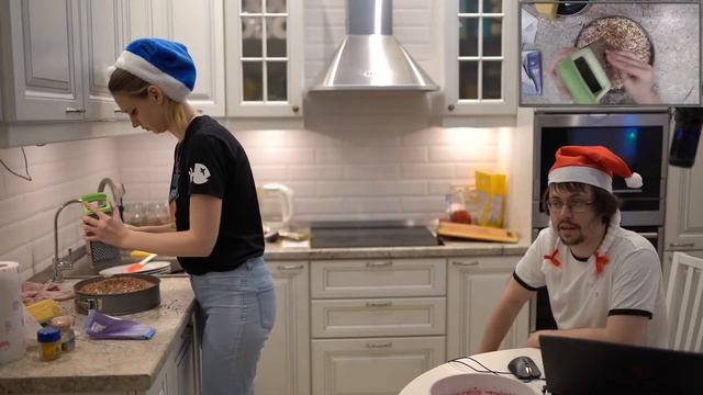 СЛЕДИТЕ ЗА ГЛАЗАМИ КЕКСА - Food & Drink / Cake Кекс смотреть онлайн