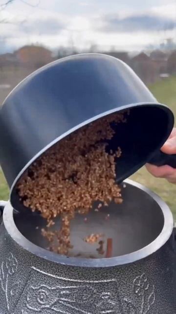 Как приготовить гречку по-купечески, гречка по-купечески в афганском казане рецепт #shorts смотреть онлайн