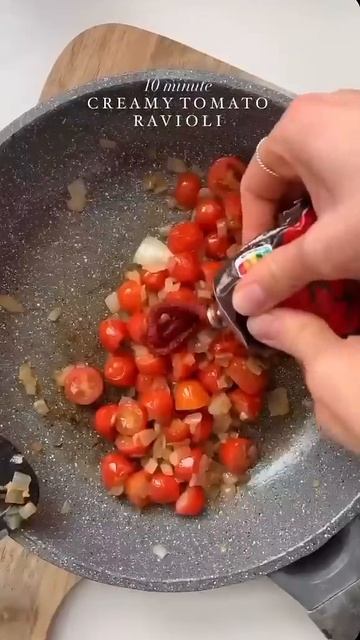 10 Minutes Creamy Tomato Ravioli Recipe смотреть онлайн
