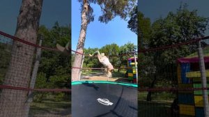 Учусь делать заднее сальто на батуте