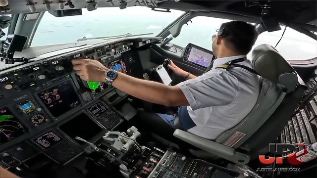 Bangladesh Cockpit Boeing 777-300ER & 737 to Kathmandu, Singapore & Sylhet