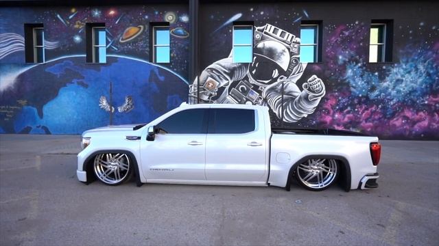 AIR BAGGED 2019 GMC DENALI 4X4! Fully functioning air suspension on brand new Denai Texas style! смотреть онлайн