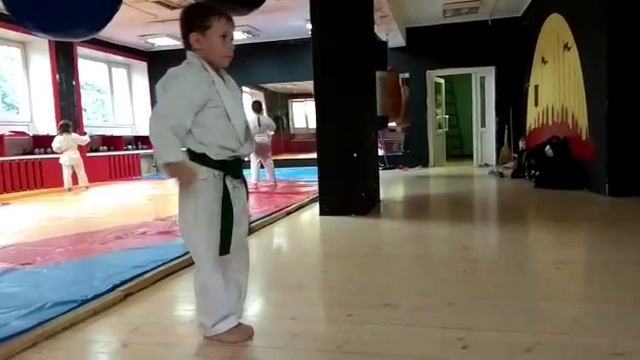 UNSU KATA KARATE Master who will surpass Bruce Lee 少林