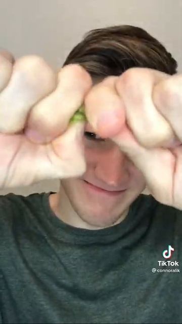 снимаем отëки под глазами #подпишись🙏 #connor #shorts #connoralik #коннор #тикток #подписка #лайфха смотреть онлайн