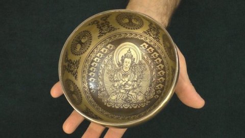 Поющая чаша Бутанская 15 см, Ми 337 Гц