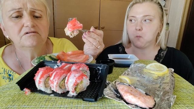 Мукбанг/Mukbang. Мидии и роллы.
