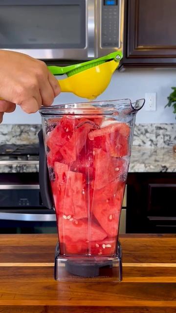 How to Make Agua Fresca de Sandía 🍉 #shorts смотреть онлайн