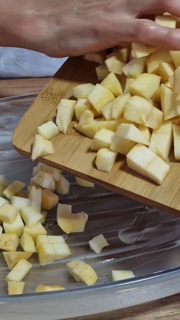 Шарлотка без весов. Пирог 12 ложек #рецепт #готовимдома #творожнаязапеканка смотреть онлайн