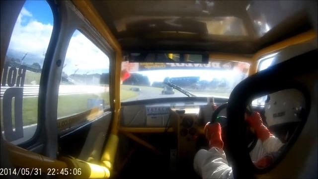 VetechBusa and A-Z Minis take on the 'Fastest Mini in the World' смотреть онлайн