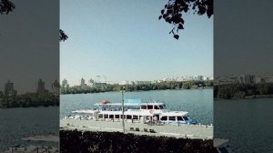 Осень, шум волны и небо голубое