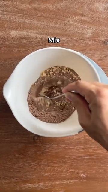 LOW CAL & HIGH PROTEIN CHOCOLATE LAVA CAKE IN 5 MINS!🍫 #shorts смотреть онлайн