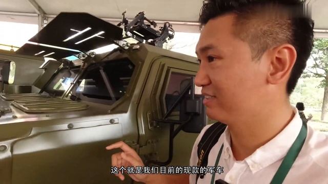 帶你看看軍車展，第三代猛士在國産6×6獨立懸掛底磐你喜歡哪個？
