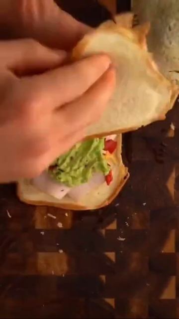 300 Cal Hot Pocket with Turkey Cheese and Avocado смотреть онлайн