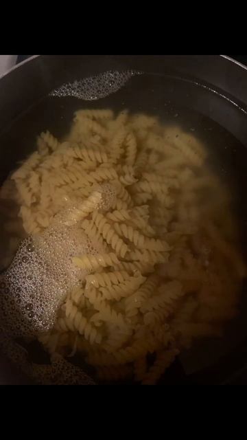 Using the Garden Fresh Pasta Sauce #farmtotable #urbanfarming #gardening  #tomato #sauce #homestead