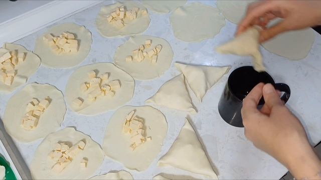 СОСИСКИ в  слоёном тесте!Просто вкусно! 😋 СЛОЕНАЯ САМСА С СЫРОМ!