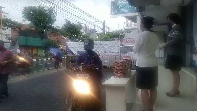 Kakak Cantik Baik Hati Bagi Rejeki Buat Ojol, Gojek, Grab, Maxim #Hulala смотреть онлайн