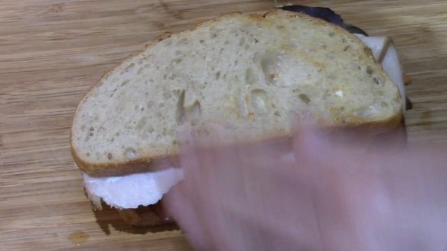 How to...Make a Killer Fried Egg Club Sandwich смотреть онлайн