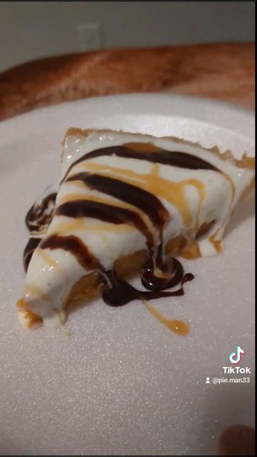 butter pecan cheesecake sweet potato pie with caramel and chocolate drip. 💯💯🔥🔥##viral #shorts #fyp смотреть онлайн