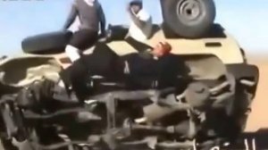 АРАБЫ МЕНЯЮТ КОЛЁСА НА ХОДУ