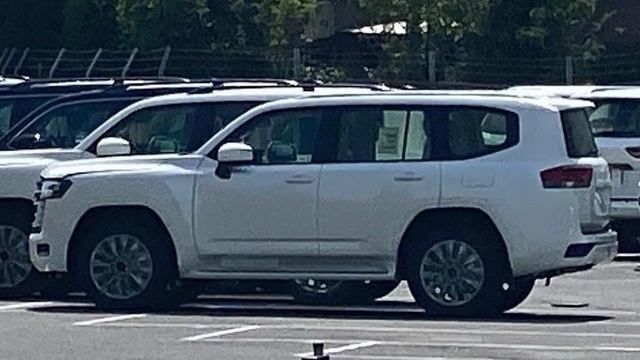 หลุดขนาดนี้ขายเลยเหอะพี่ All NEW Toyota Land Cruiser J300 เท่ห์มาก смотреть онлайн