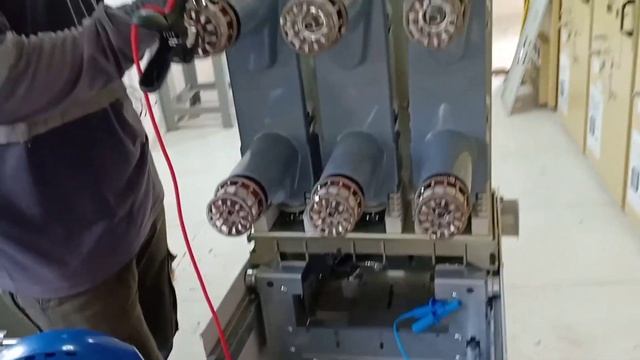 Insulation Resistance Test | Vacuum Circuit Breaker Medium voltage- MEGGER смотреть онлайн