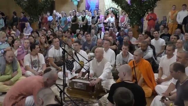 2022.10.25 5 вечірній кіртан Й.С. Ніранджана Свамі , Й.М. Ачьюта Прія пр - фестиваль Нітай Гауранга смотреть онлайн