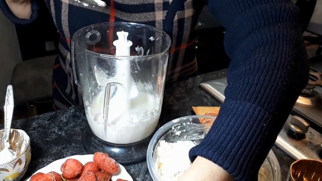 Смузи полезный Детский Вкусный Smoothie is healthy, delicious and kids смотреть онлайн