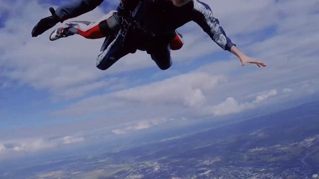 Прыжок с парашютом 3000 метров смотреть онлайн