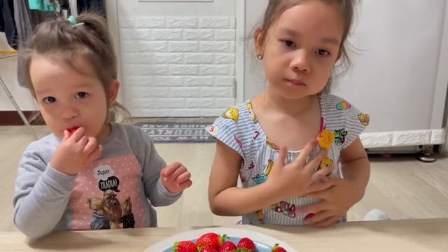 Клубника за 300 рублей | Вкусная|Сладкая|Дети оценили | смотреть онлайн