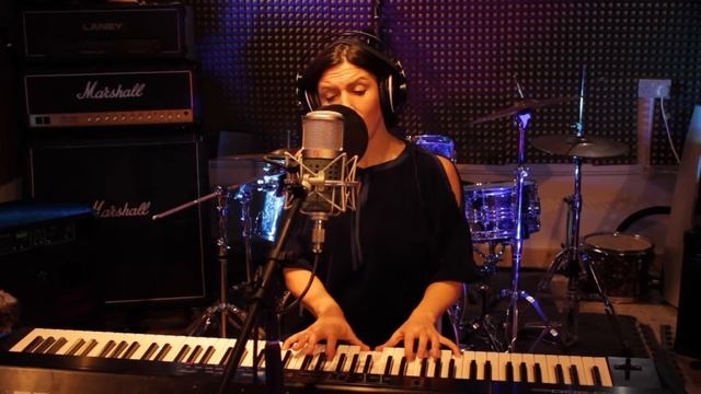 Annalie Wilson - Fire смотреть онлайн